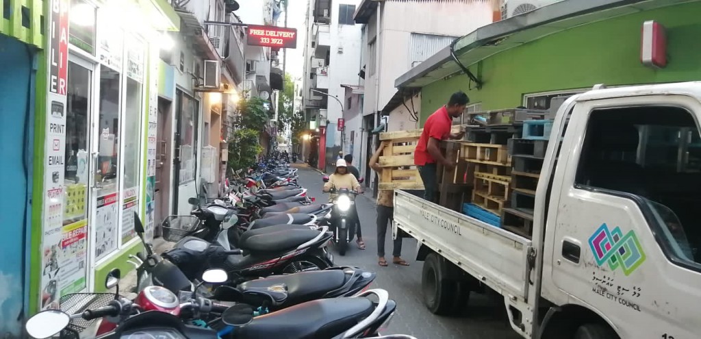 Dhe hafuthaain 1360 ahvure gina pallet nagaifin, roadhaige kurin hallu kurumakee amaazeh: Muizzu