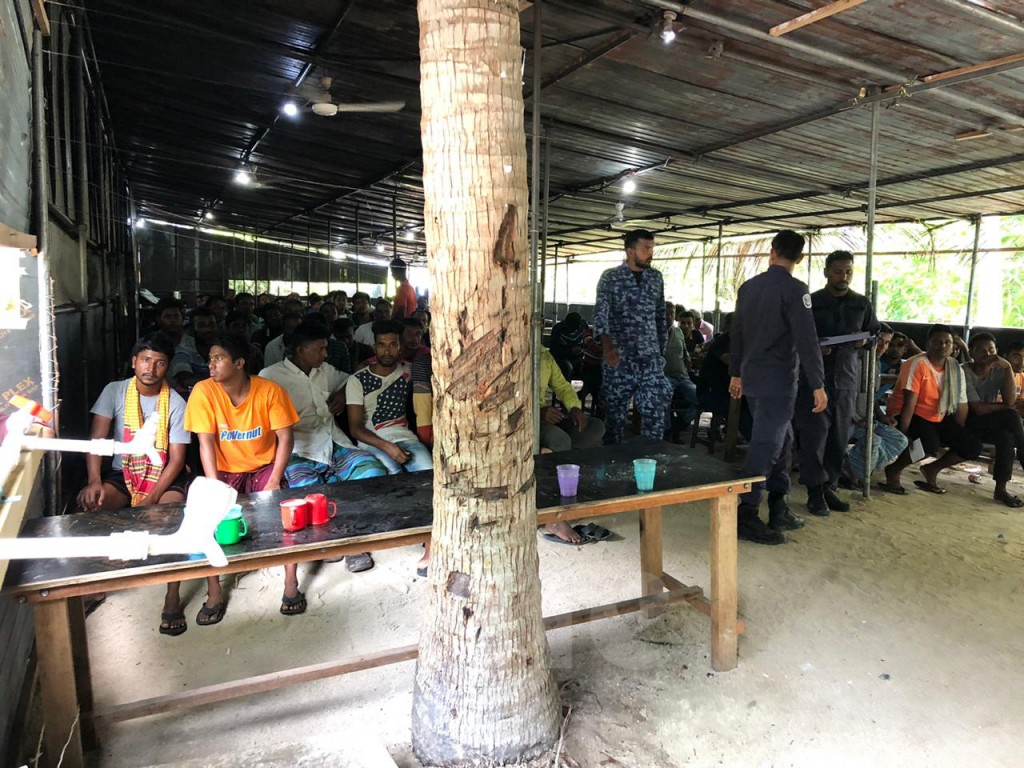 Seal in vanee bidheyseen ge kein buimaai fenaa karantah huras alhaifai: Rix