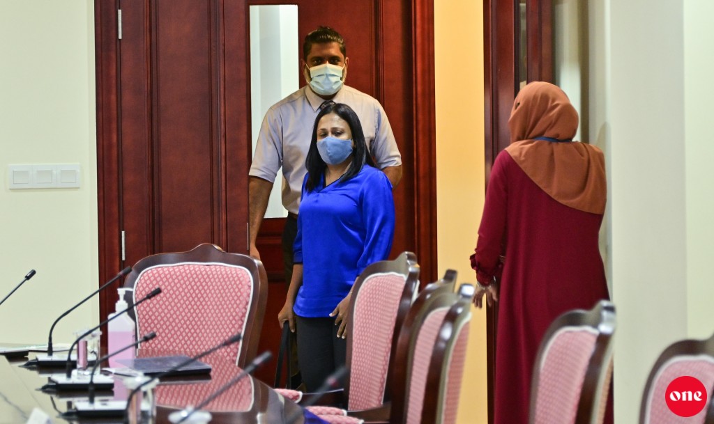#OnePhoto : Majilis ge igthisaadhee committee ah Minister Zaha haazirukurun
