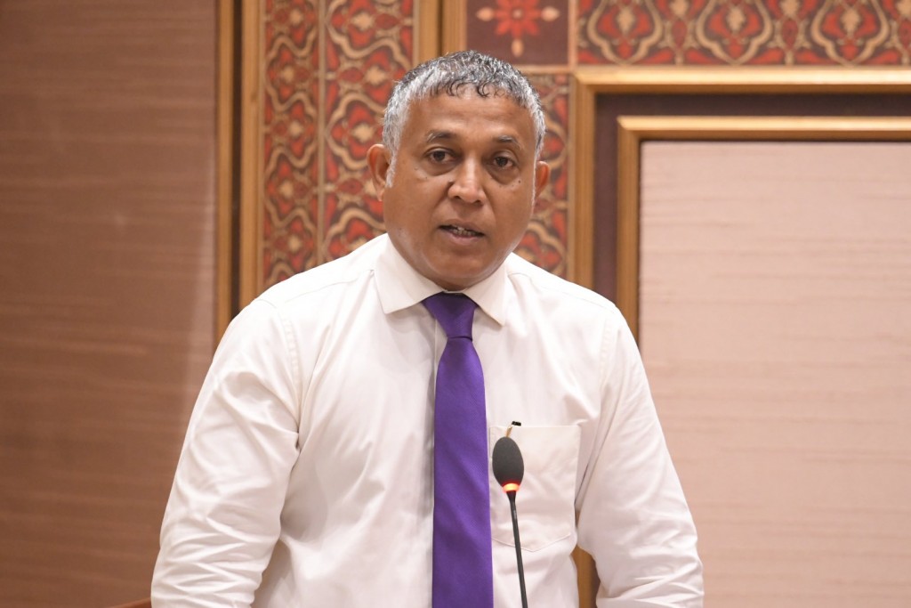 Gasthah nagaa massala:  Ofieley gasthah nagan jehenee eyge moothakun maguthah halaaku vaathee: Aslam