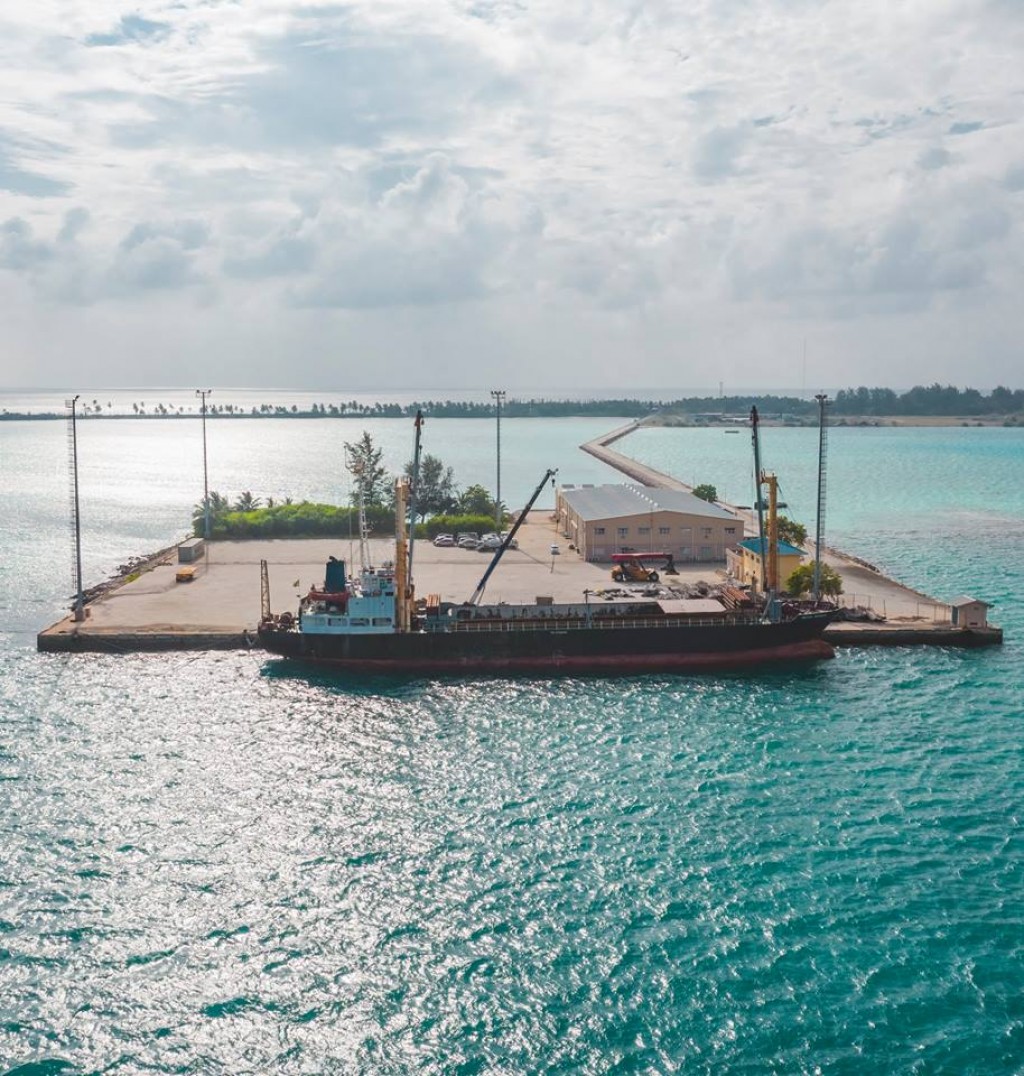 Hithadhoo port ah anna boat faharun mudhaa unload kohdheyne faraatheh hoadhanee