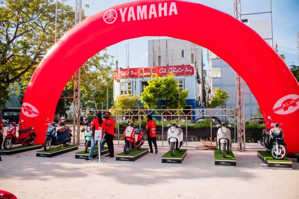 Alia inn baavva saikaluge haassa promotion, ''Yamaha Friday'' fashaifi