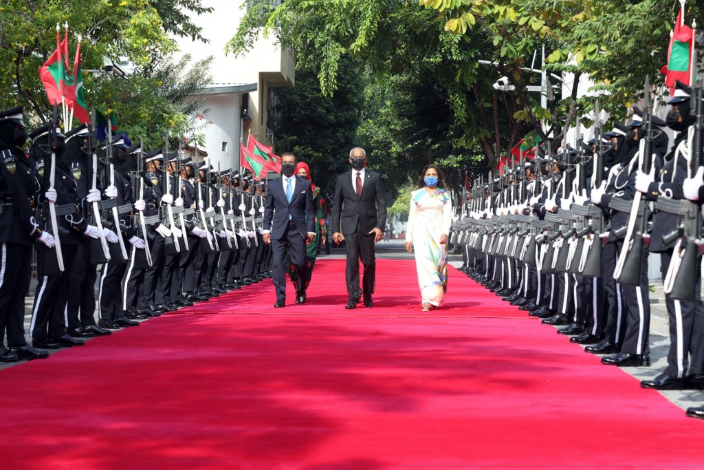 Raees ge dhe kanbalunnah Honour Guard eruvumah 17 anhen sifain