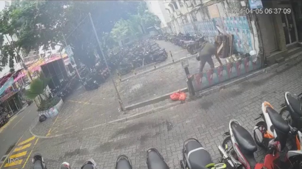 Parking zone ah kuni elhi 3 meehaku dheneigane, joorimanaa kohfi