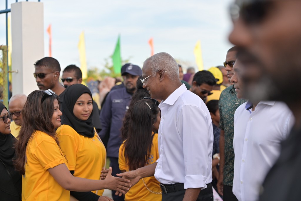 Raees Fuvahmulakah, maruhabaa kiyan nukuiy meehun aa eku airport sarahahdhu othee furifai!