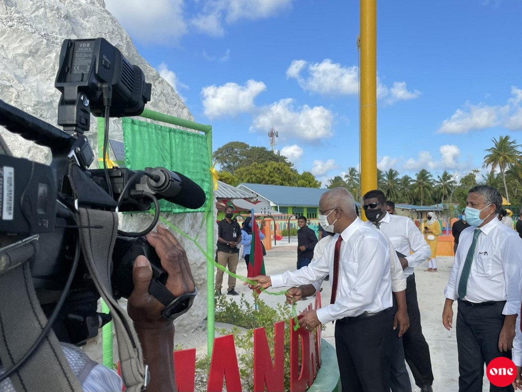 Raees, Himandhoo bandharu hulhuvaidhehvaifi