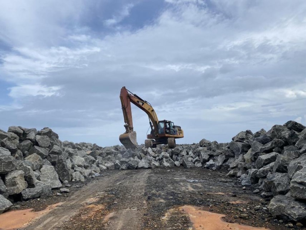 Hanimaadhoo ban’dharu tharahgee kurumah beynunvaa bodu hilaige dhevana barge, project site ah gengossfi