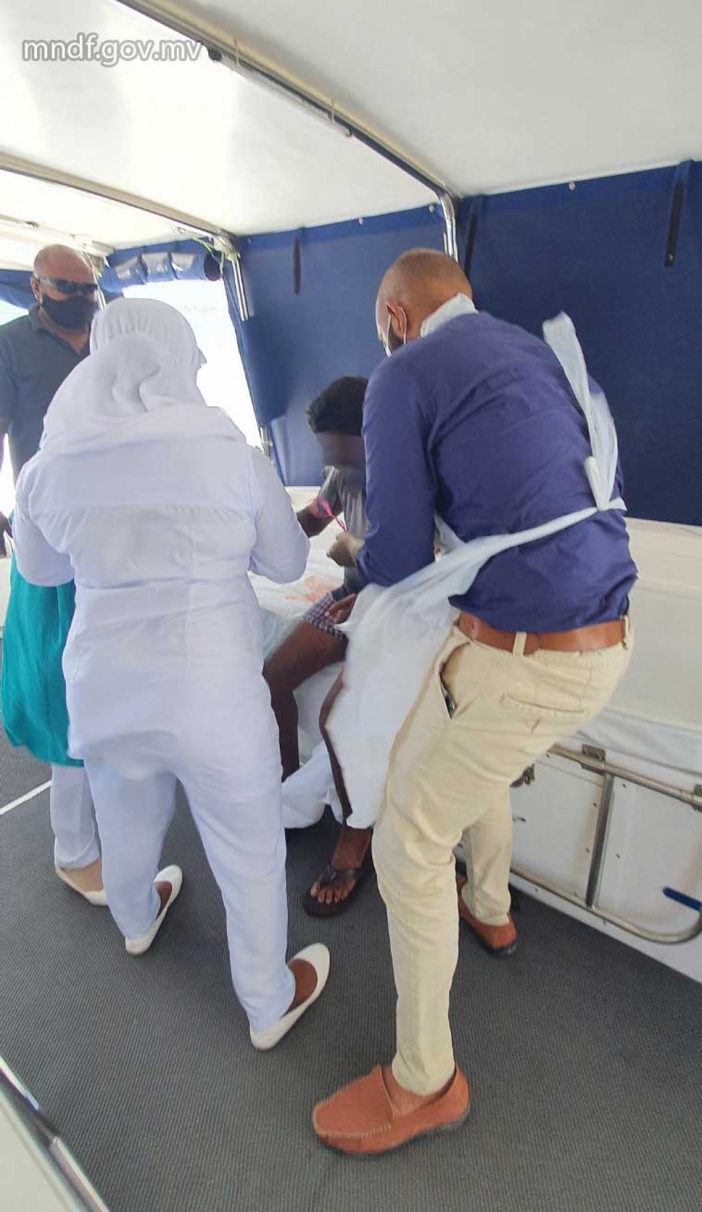 Dhoaneegai roave fihunu meehaku faruvaa ah Thinadhoo ah gengosfi
