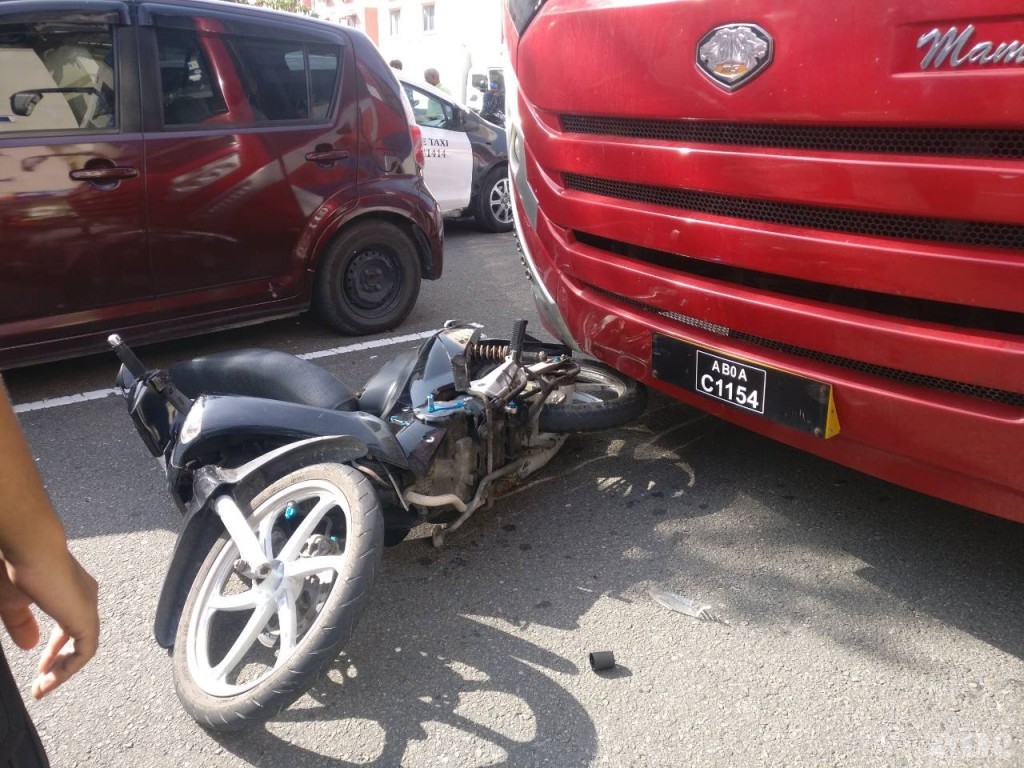 Police: 11 injured in 56 traffic collisions last week