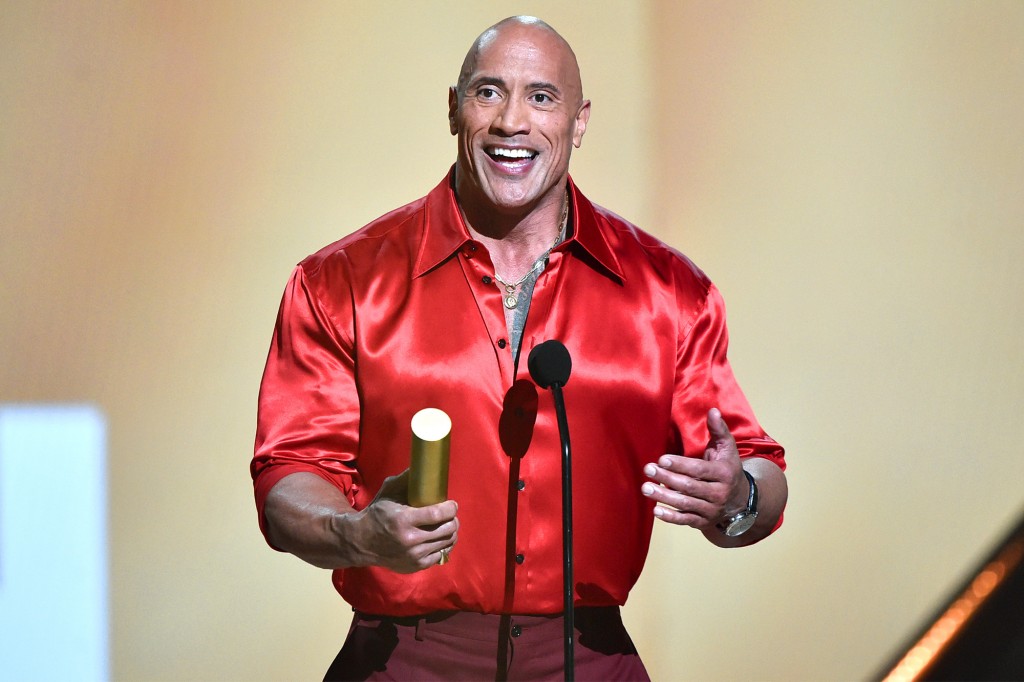 ''Peoples Choice Award'' 2021: Dwayne Johnson 3 Award eh haasilu kurinamaves  enmen ge hiyy thakaa kulheleethafaathu gothakah