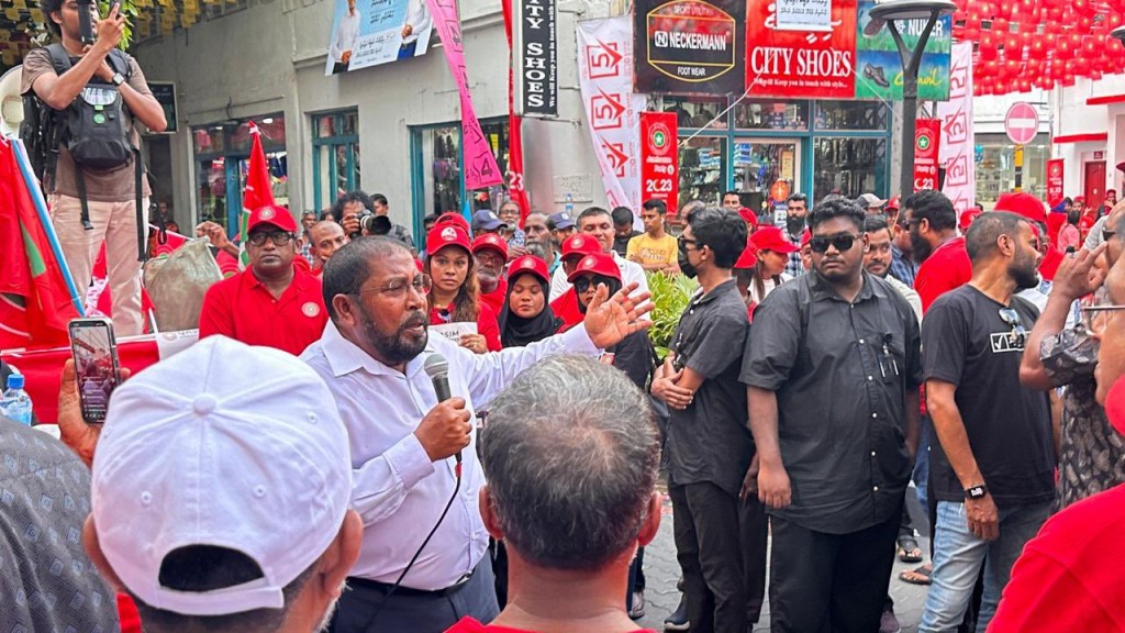 German fenvaruge hospital eh hadhaidheyne kamuge vaudhaa eku Qasim vidhaalhuvee vote dheynvee ihulaastheri candidate ah kamah
