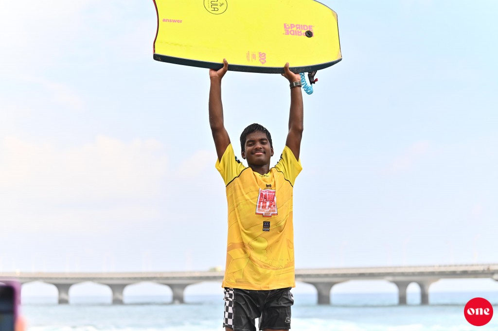 Ban'dufilaa challenge kaamiyaabukoh, umurun 16 aharuge Eyan thaareehuge thereah