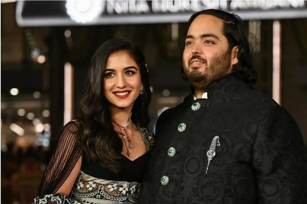 Ananth Ambani ge kaiveneege hafulaa ah dhuniyeyge ekikankolhuthakun mahujanunnaai fannaanun India ah