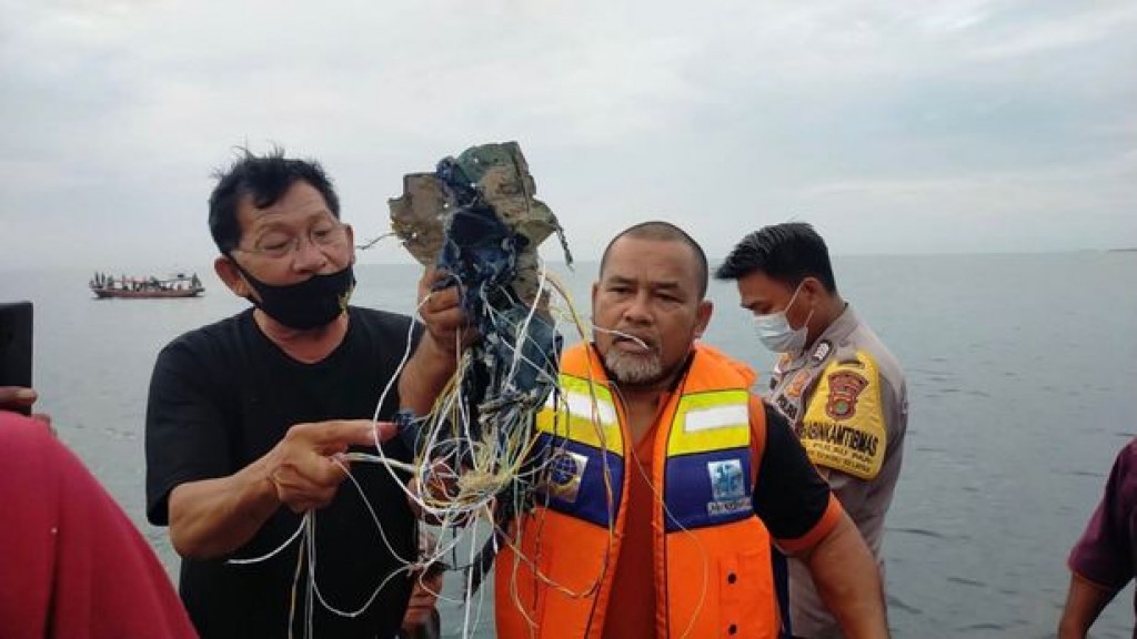 Udumathin vidhaali manzaraa eku fenunee flight eh moodhah vetti govithan : Indonasia ge masverieh
