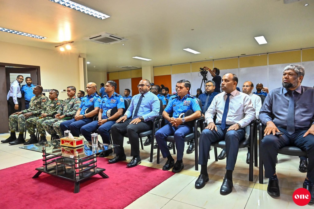 One Photo: National emergency call center ifthithaahu kurun, gulhaane number akah 911