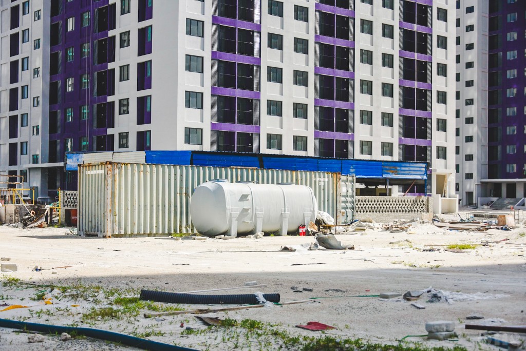 Hiya flat thakuge commercial area thah kuhyyah dhinumah hulhuvaalaifi