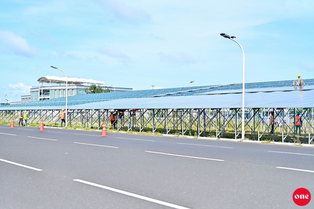 Highwaygai huri solar panel thah nagai 2 rashakah bahdhalu kuran Muizzu ninmavaifi