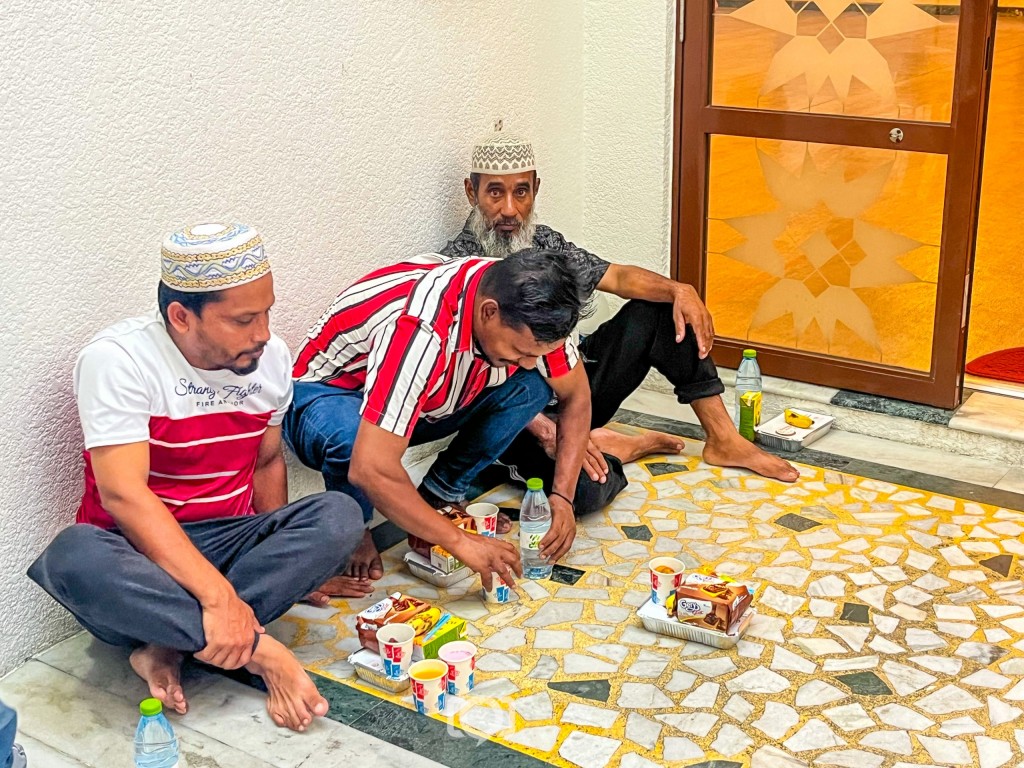 Allied ge Iftar pack behun miskiythakugai kuriah dhanee