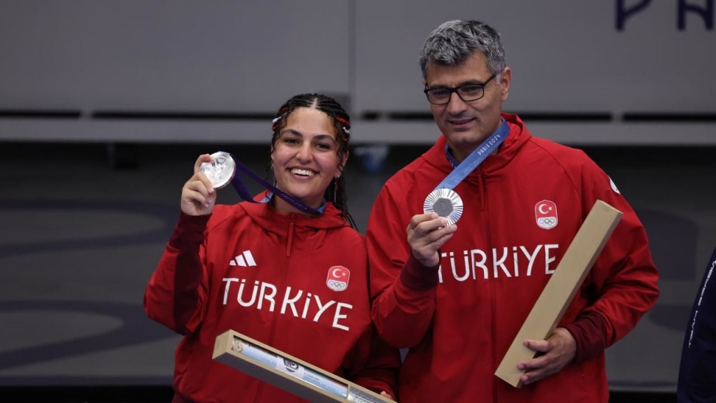 Umurun 51 aharuge Turkey shooter ah samaalukan, Rihi medal negee jeebah aiy jahaalaigen hure