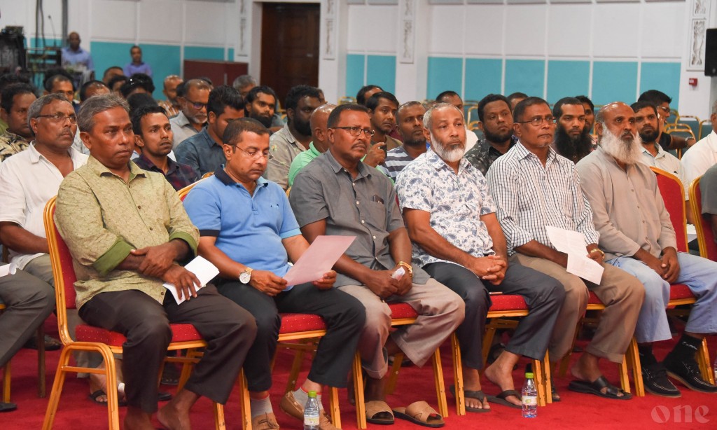 Public forum on taxi fare: Drivers ask for 100 MVR, public wants no more than 75