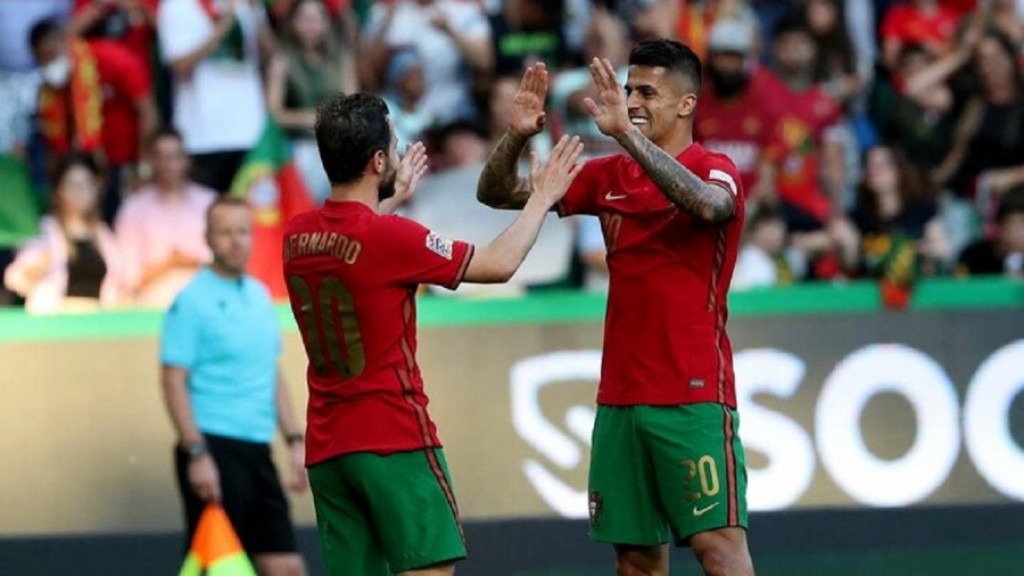 2 vana molhaa eku Portugal kuriyah, Spain ah furathama molhu