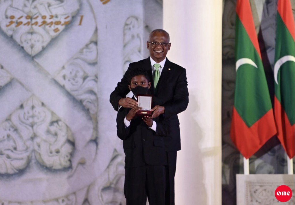 Haassa inaam 11 beyfulhakah, 1 vana dharajaigai faas vi 11 haafiz akah medal