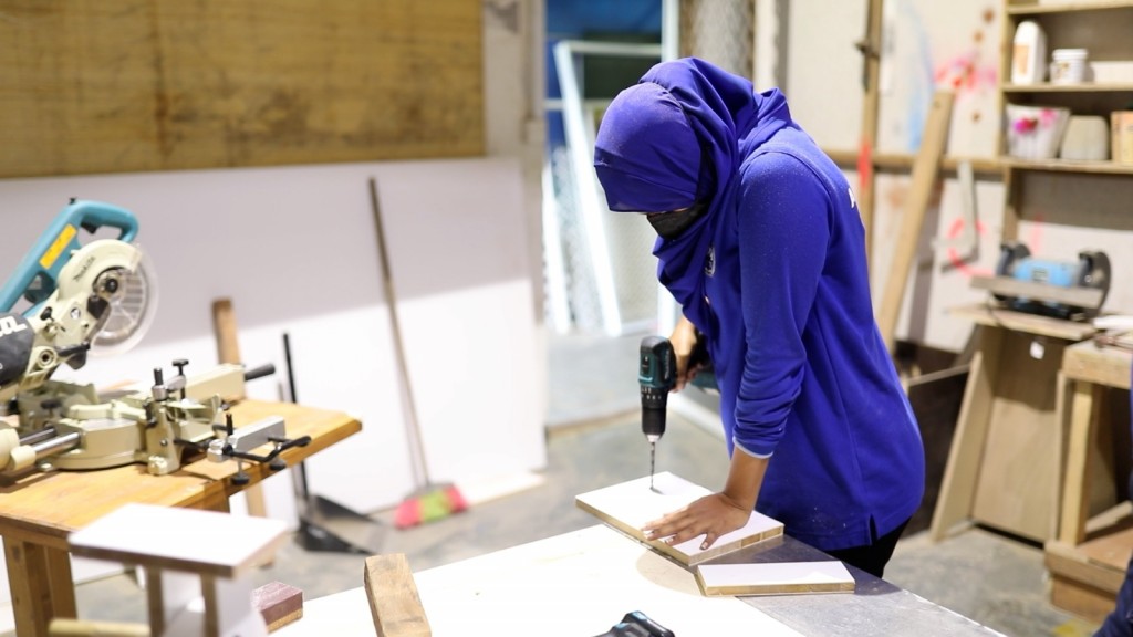 MPL inn ufehddhi dhivehi anhen carpenter, hihvvarugaives fenvarugaives miee namoonaaeh!