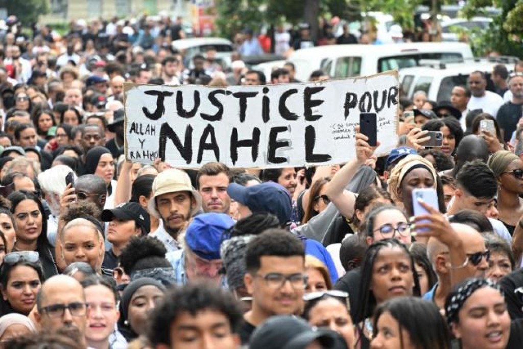 France gai hingamundhaa hamanujehun thakugai 400 meehun hayyaru koffi