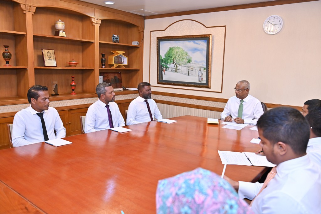 Feevaku council ge thaureef Raees Solih ah