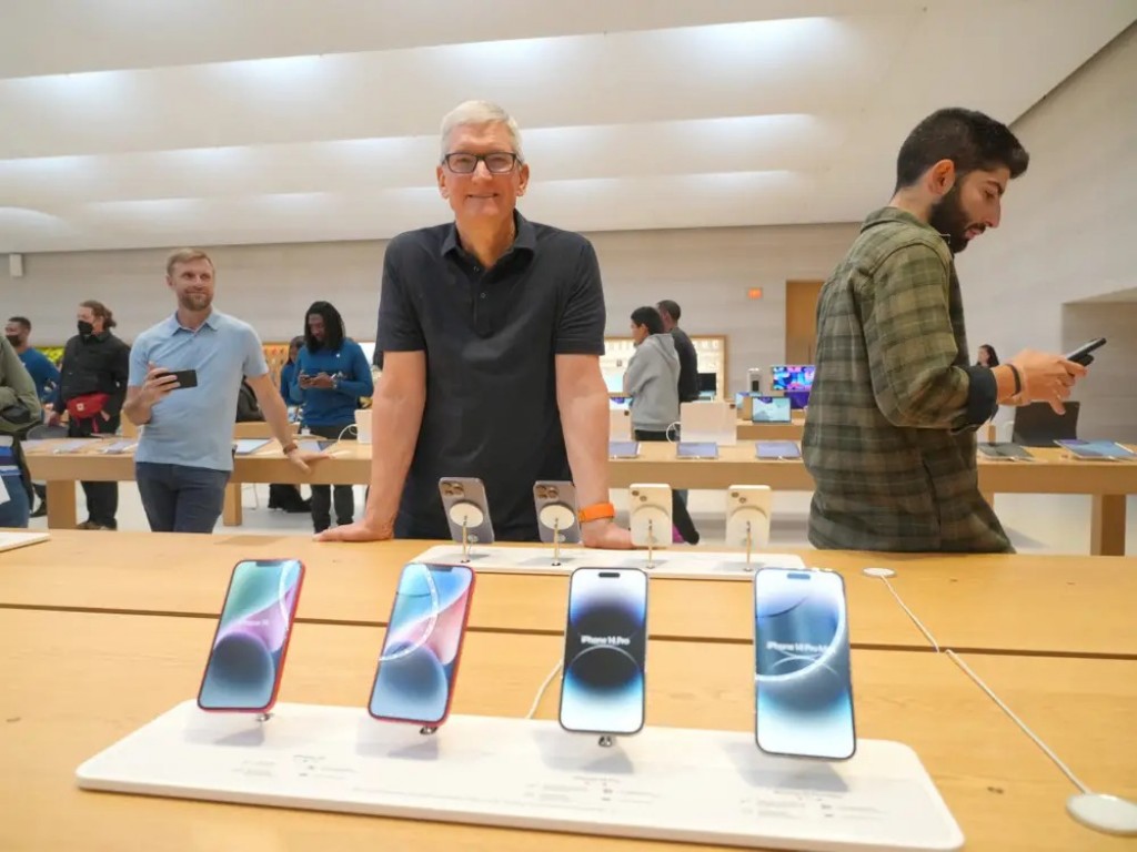 Steve jobs ge anhen dharifulhu bunigoiy nuhadhai iphone 14 ganevuneethee hithaamakuranee