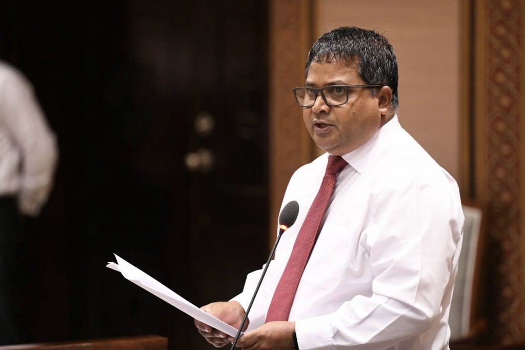 Reject mahaa gulhey suvaalah Minister dhehvi javaabun Majlis Raees nuruhijje