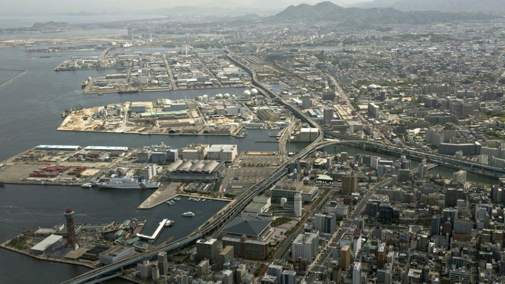 Japan storm: Thousands evacuated as Typhoon Nanmadol approaches
