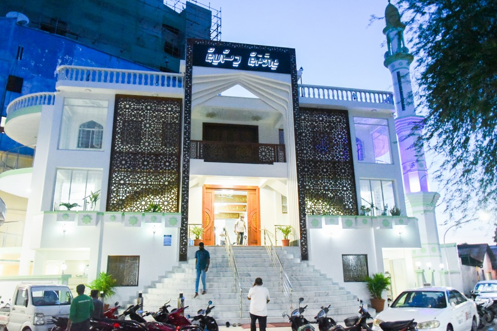 Covid case akaa gulhigen male ge 3 miskitheh disinfect kuranee