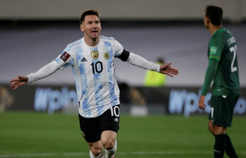 Hattrick akaaeku Pele ge record Messi muguraalaifi