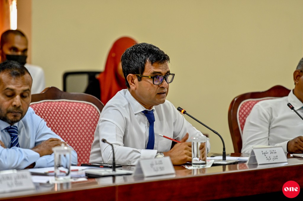 MDP ge inzaaru: Roadhaigai inthihaabu baavvanyaa, EC ge member inn vakikuran hushahalhaanan!