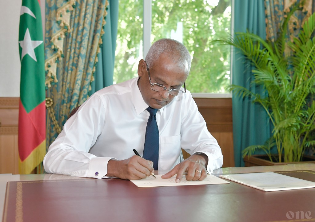 President ratifies amendment to Constitution which extends council terms to five years