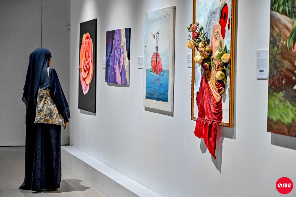 One Photo: 'Unveiling Visions' art exibition