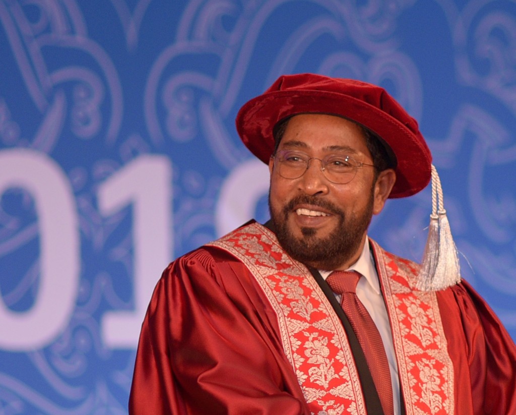 Qasim ge biography foiy anna hafthaa gai nerenee