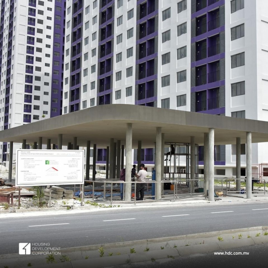 Dhevana fiyavaheege bus stop hadhaa nimenee