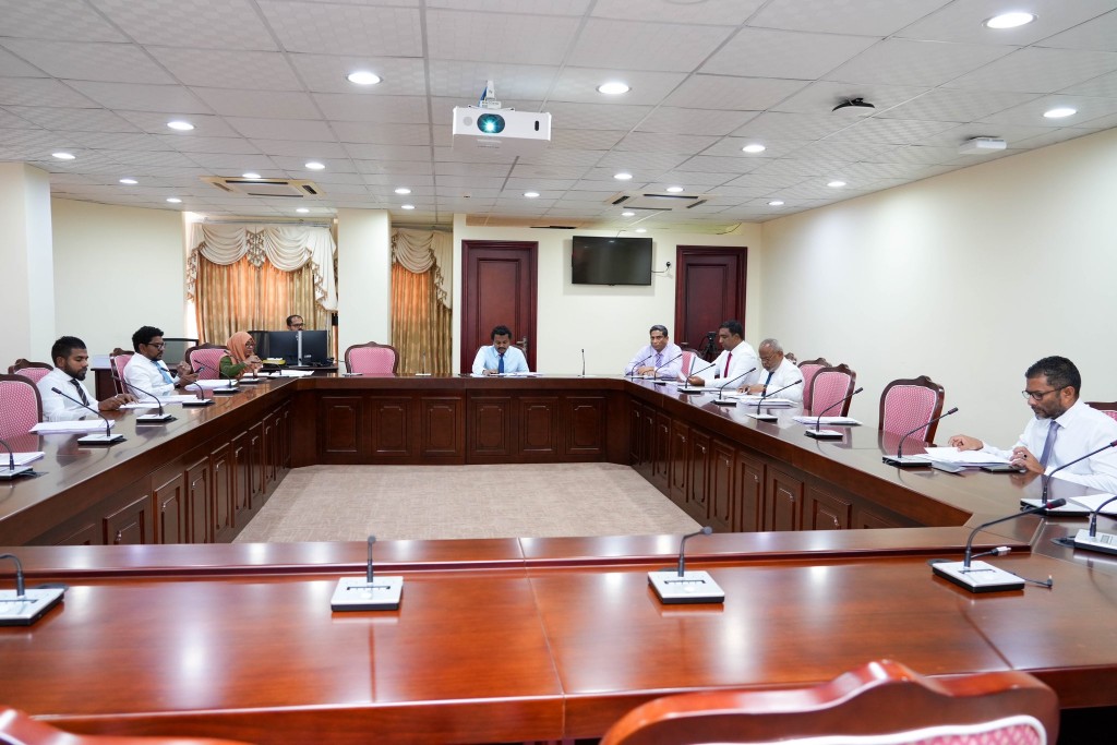 Taxi fleet ge mahsalaigai drivers association in igthisaadhee committee ah