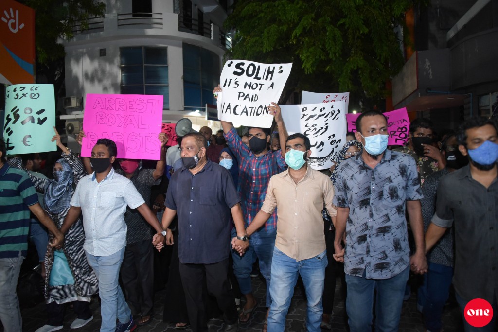 Gaanoonaa hilaafah muzaaharaa kuri kamah bune Nimal aai Mohamed ismail fuluhah haaziruvaan angaifi