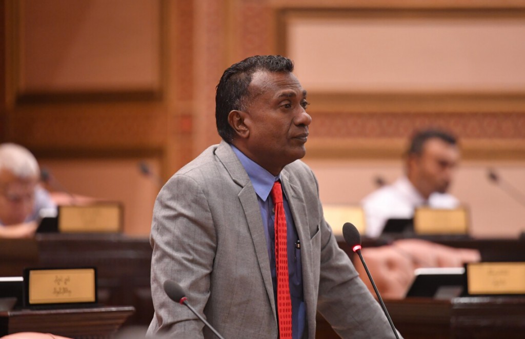 Jaabiru, Majlis Raees ah: vagah nagaigen Adheeb Malta gai bahattaafahuri faisaa hifaigen annaathi!