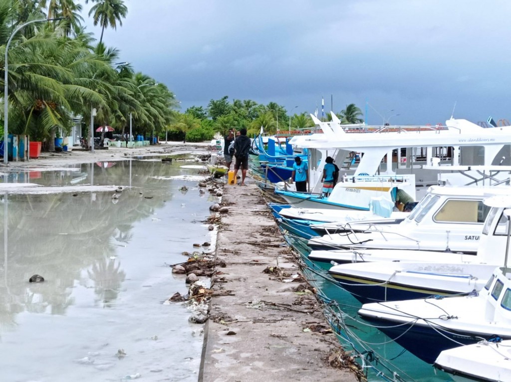 Dhigurashah rey eri udha, heekury Tsunami eh kamah, rashah bodethi gellun thakeh