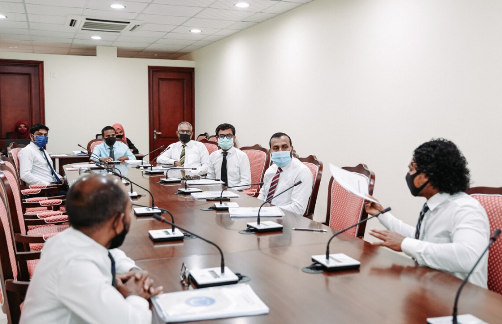 Ehenmeehun lavvai assignment hedhun manaakoh, adhabudheyn mathee thauleem ge bill gai himanaifi