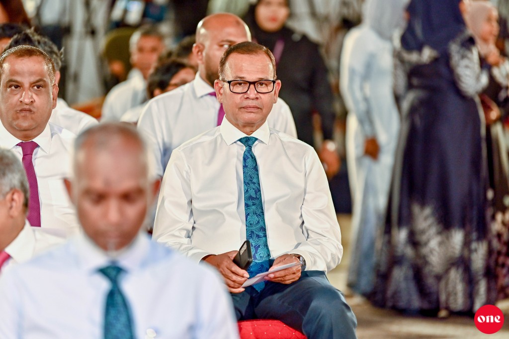 Majilis membaruge dhaiydholhi dhuvvaalaa vaahaka Adam Shareef thakuraaru kurahvaifi