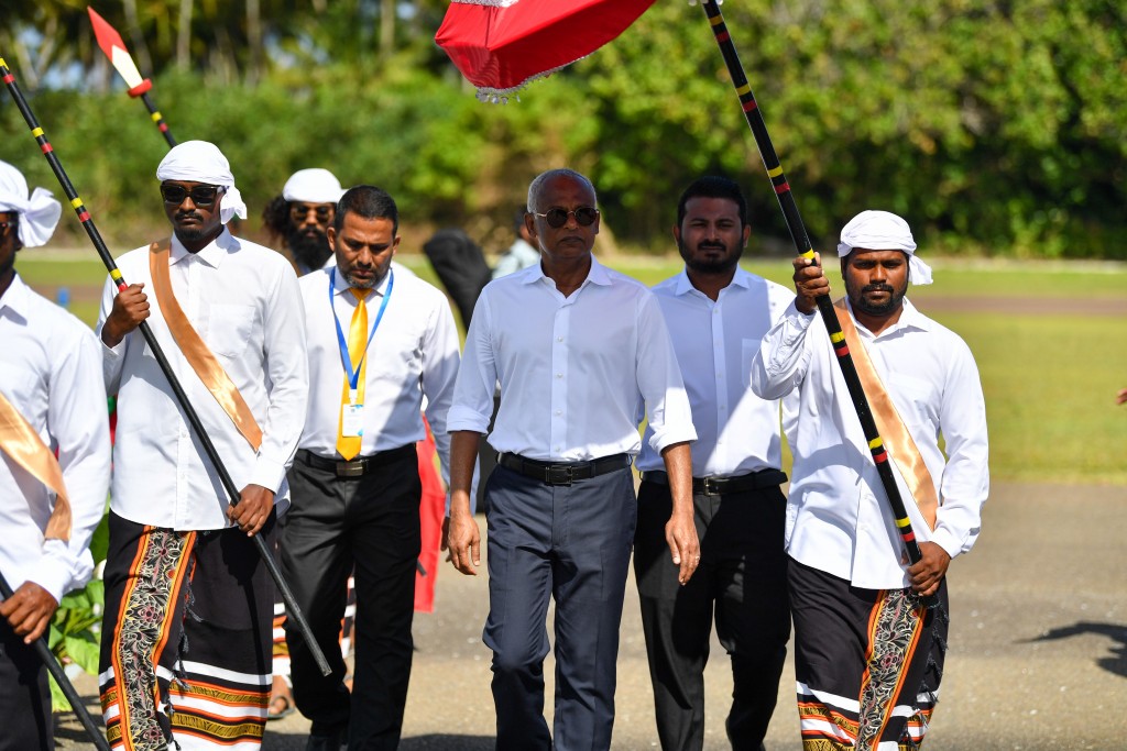 Alhugandu magaamugai dhemihurumugai rayyithunah vashaijehey jazeera dhiriulhumeh hoadhai dhinun noon beynumeh nei: Raees