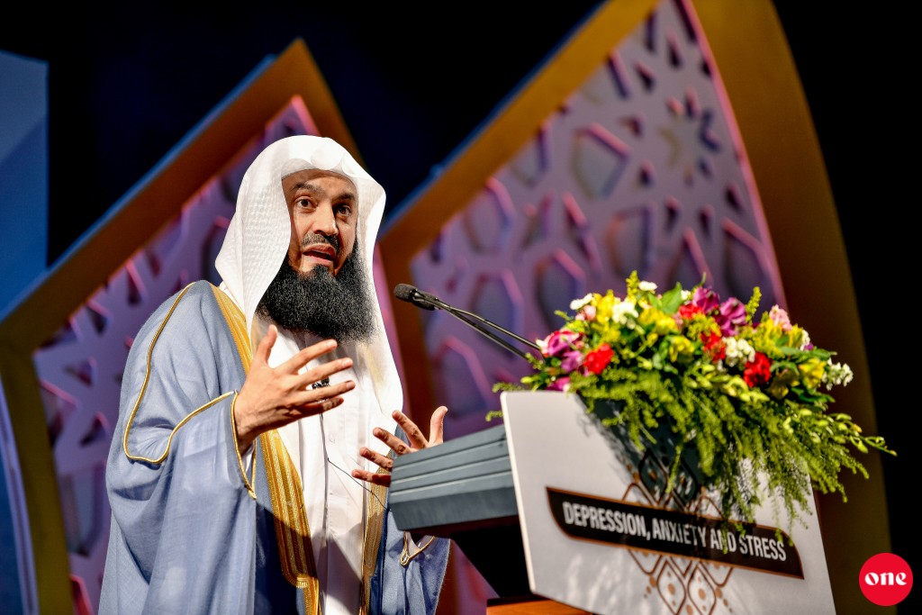 Aailee massala thakaa kurimathilaane goi thakaa gulhey gothun Mufti Menk dhehva dharus mirey hulhumale gai