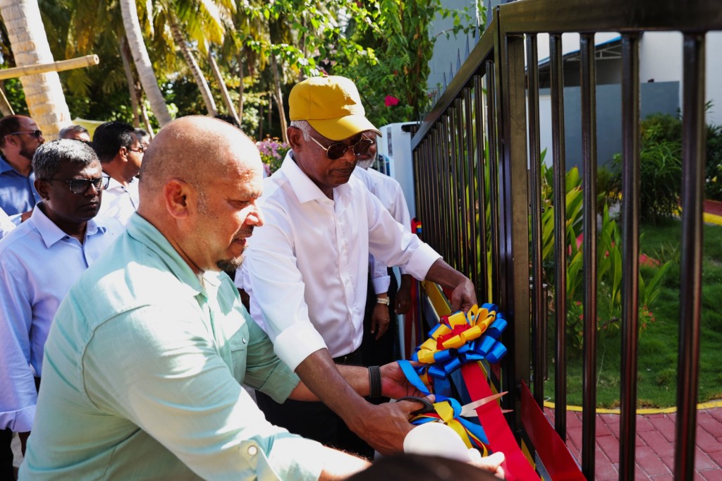 V. Thinadhoo ge aa engine ge rasmeekoh hulhuvaifi