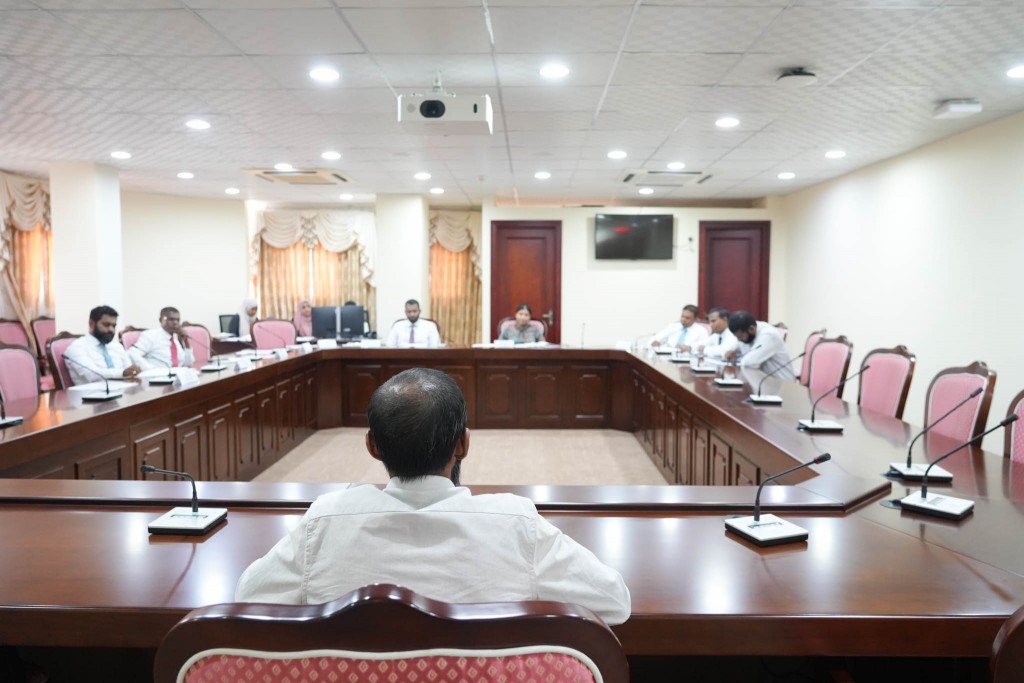Faathumath Habeebaa CSC ah ayyankuran majilis in faaskoffi