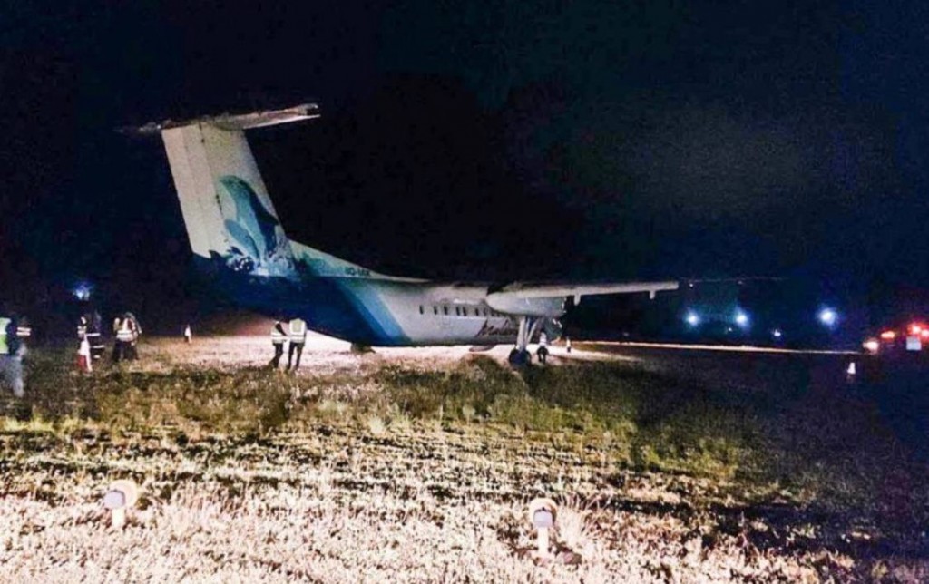 Maldivian ge flight eh Kahdhoo runway in kahaalaifi, meehakah aniyaa eh nuvey